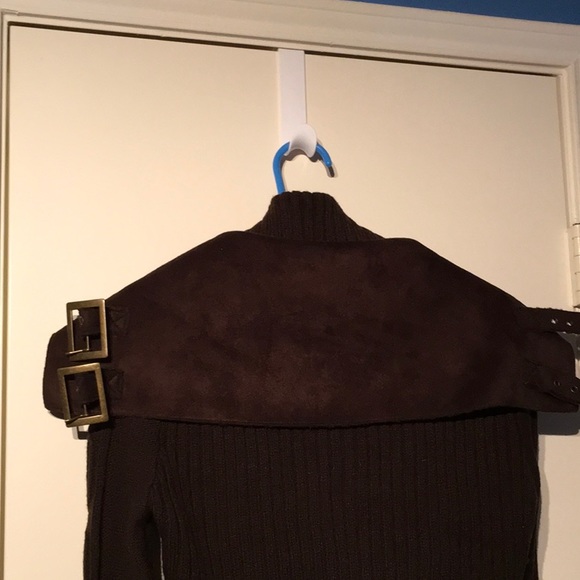 Liv Sweater Size M - Picture 6 of 11